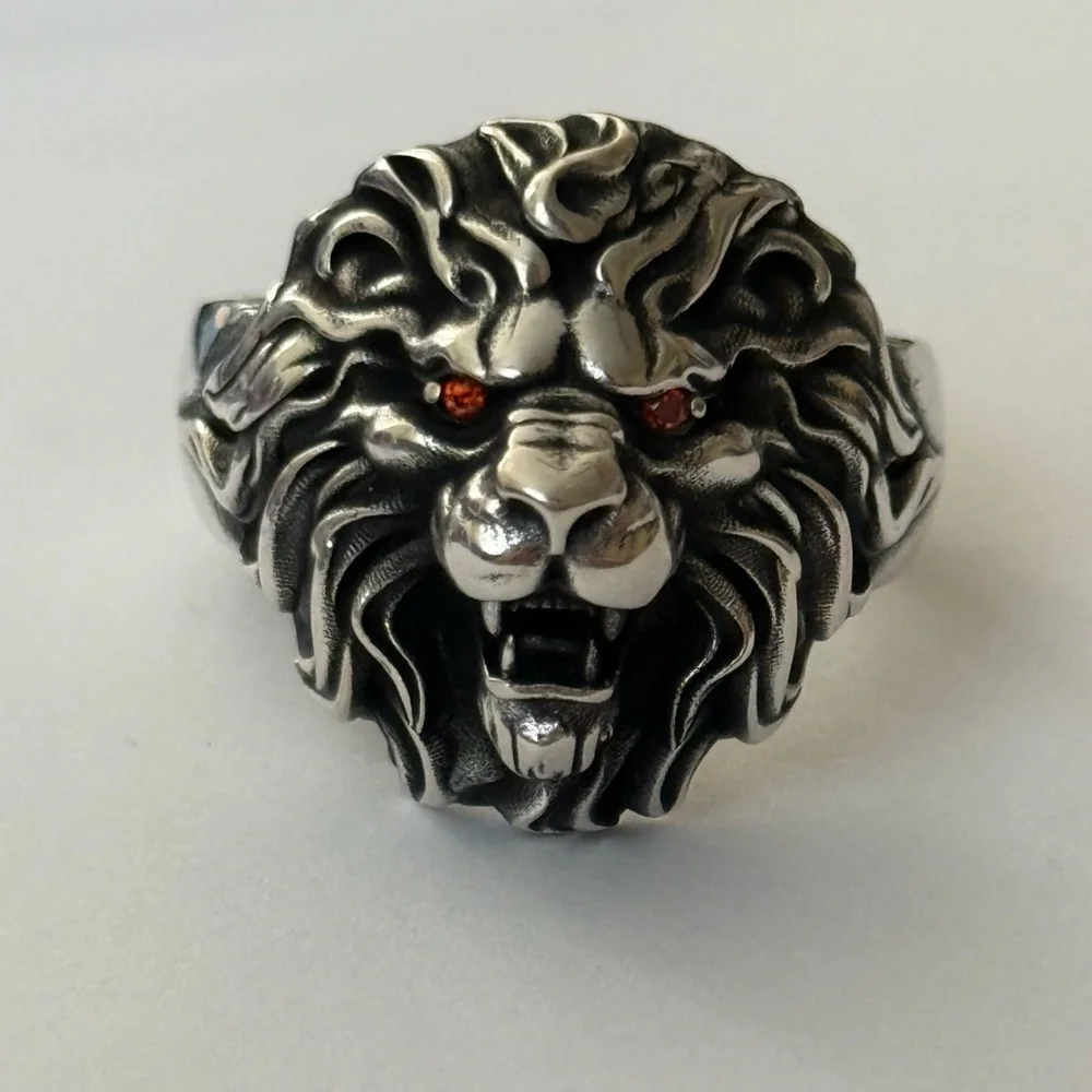 925 Silver lion ring with red cubic zirconia cz stones eyes size 12